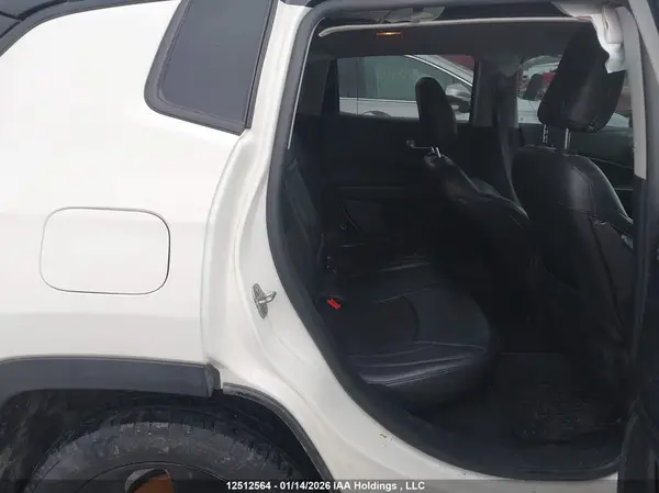 3C4NJDBB2JT394274 2018 JEEP COMPASS - Image 8