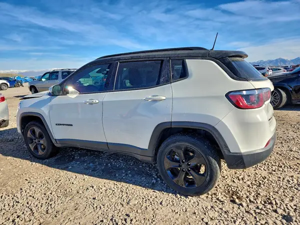 3C4NJDBB2JT394386 2018 JEEP COMPASS - Image 2