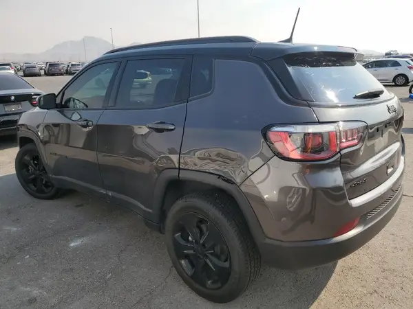 3C4NJDBB2JT394422 2018 JEEP COMPASS - Image 2