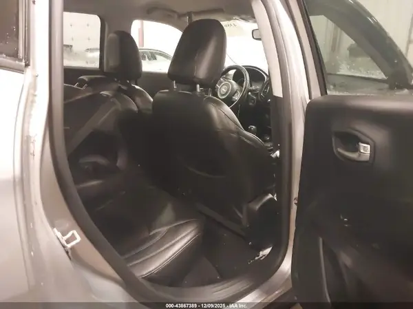 3C4NJDBB2JT395425 2018 JEEP COMPASS - Image 8