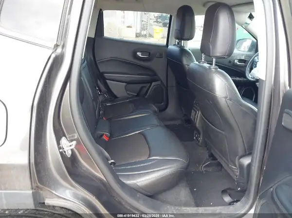 3C4NJDBB2JT395523 2018 JEEP COMPASS - Image 8