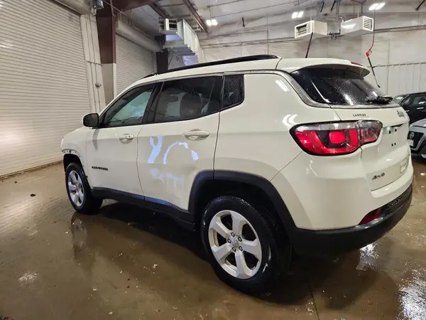 3C4NJDBB2JT397739 2018 JEEP COMPASS - Image 2