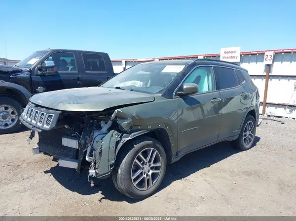 3C4NJDBB2JT400557 2018 JEEP COMPASS - Image 2