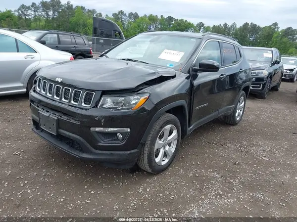 3C4NJDBB2JT400977 2018 JEEP COMPASS - Image 2