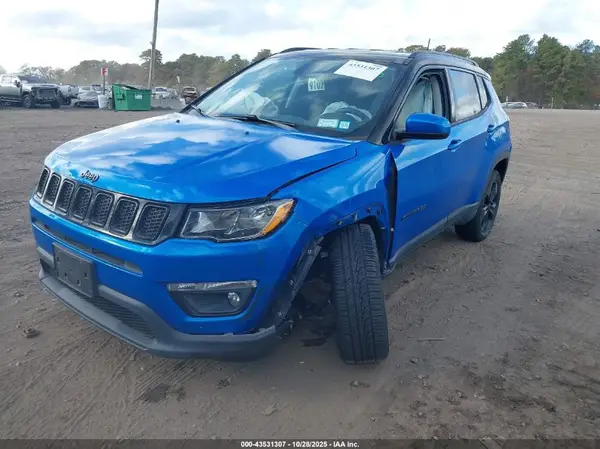 3C4NJDBB2JT401272 2018 JEEP COMPASS - Image 2