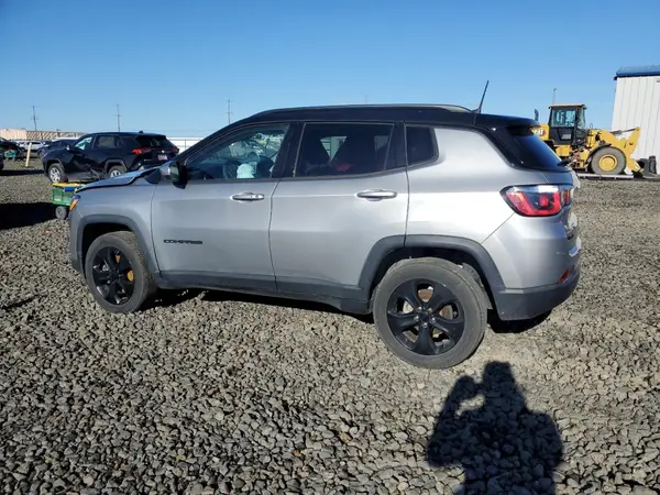 3C4NJDBB2JT401806 2018 JEEP COMPASS - Image 2
