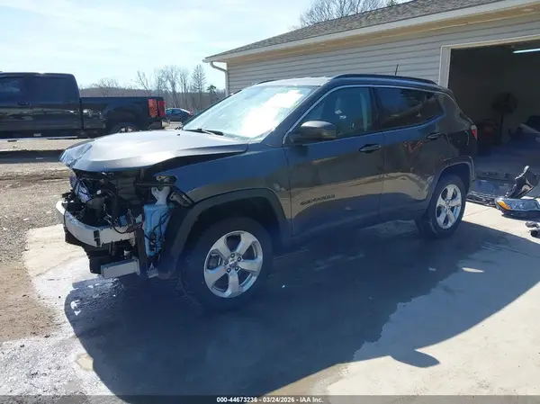 3C4NJDBB2JT402048 2018 JEEP COMPASS - Image 2