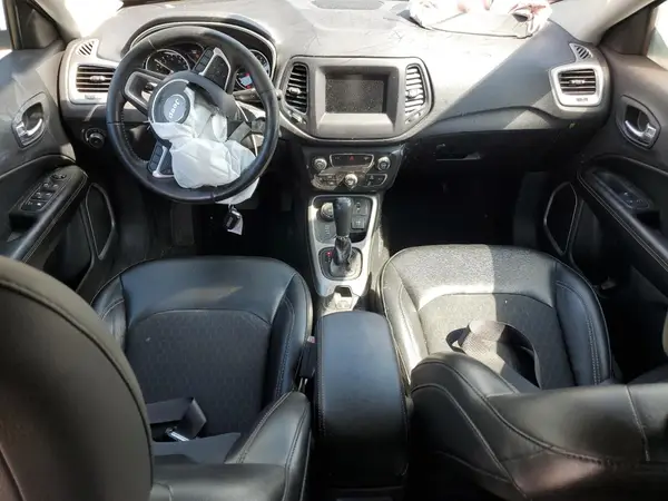 3C4NJDBB2JT418573 2018 JEEP COMPASS - Image 8