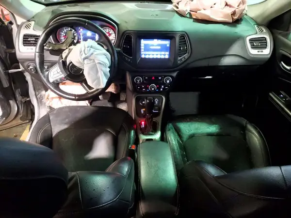 3C4NJDBB2JT433896 2018 JEEP COMPASS - Image 8