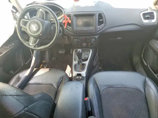 3C4NJDBB2JT433901 2018 JEEP COMPASS - Image 8