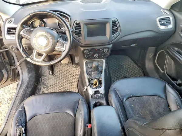 3C4NJDBB2JT434529 2018 JEEP COMPASS - Image 8