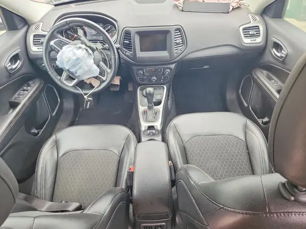 3C4NJDBB2JT434868 2018 JEEP COMPASS - Image 8