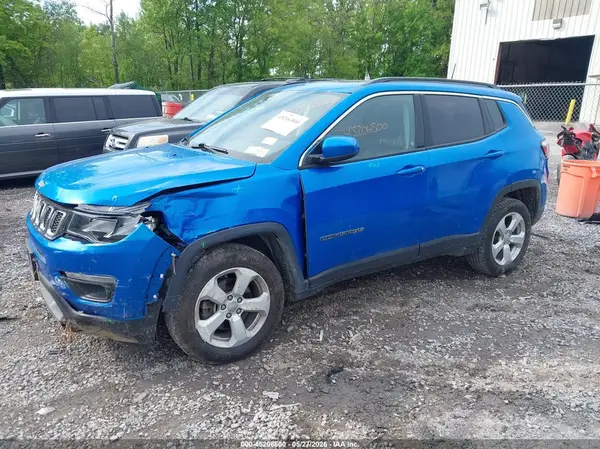3C4NJDBB2JT436085 2018 JEEP COMPASS - Image 2