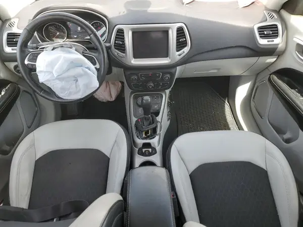 3C4NJDBB2JT441352 2018 JEEP COMPASS - Image 8