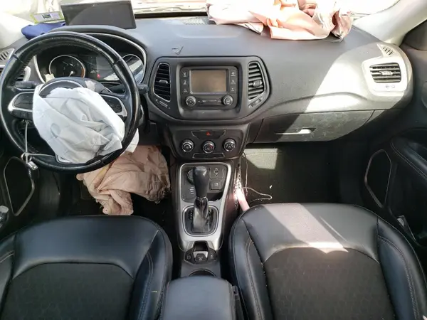 3C4NJDBB2JT454215 2018 JEEP COMPASS - Image 8