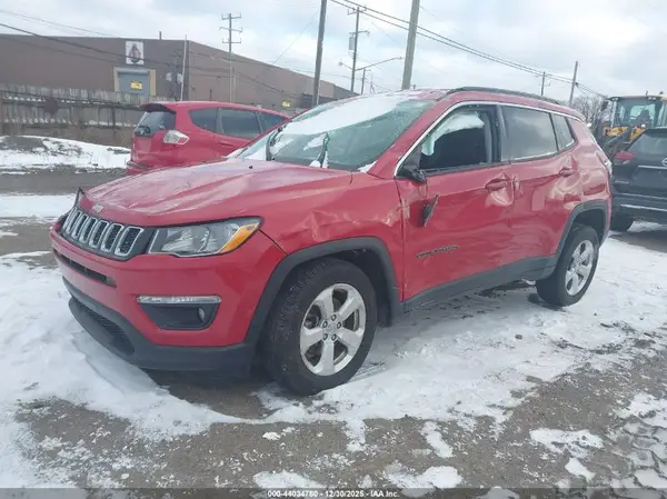 3C4NJDBB2JT456062 2018 JEEP COMPASS - Image 2