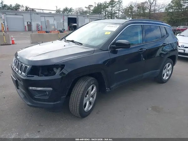 3C4NJDBB2JT457020 2018 JEEP COMPASS - Image 2