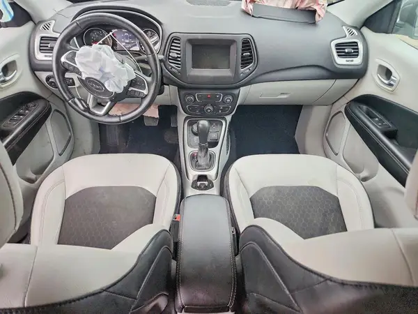 3C4NJDBB2JT480247 2018 JEEP COMPASS - Image 8