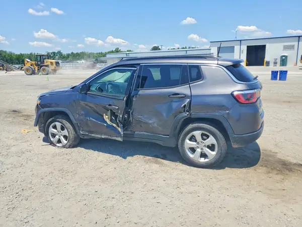 3C4NJDBB2JT481267 2018 JEEP COMPASS - Image 2