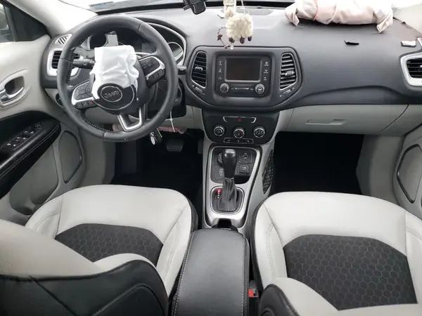 3C4NJDBB2JT483259 2018 JEEP COMPASS - Image 8