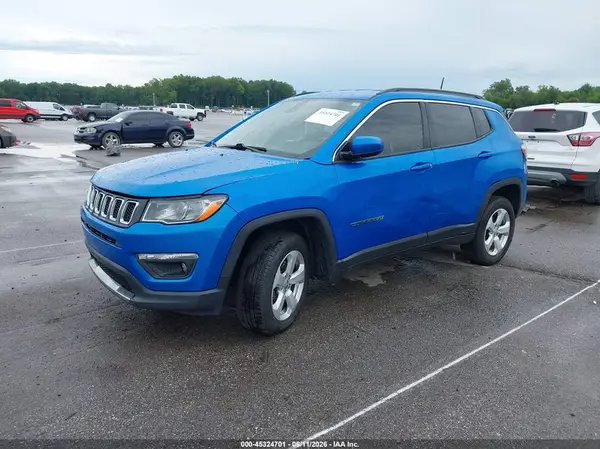 3C4NJDBB2JT484430 2018 JEEP COMPASS - Image 2