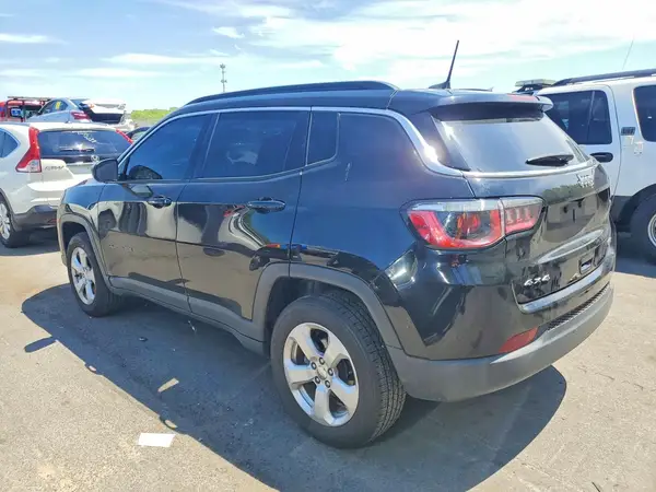 3C4NJDBB2JT484881 2018 JEEP COMPASS - Image 2