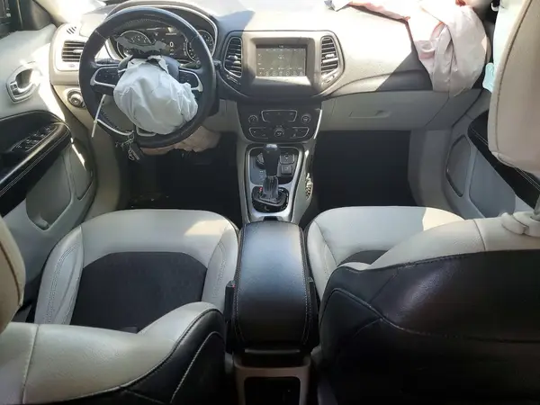3C4NJDBB2JT484881 2018 JEEP COMPASS - Image 8