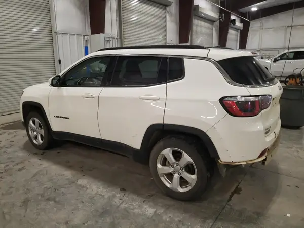 3C4NJDBB2JT501369 2018 JEEP COMPASS - Image 2
