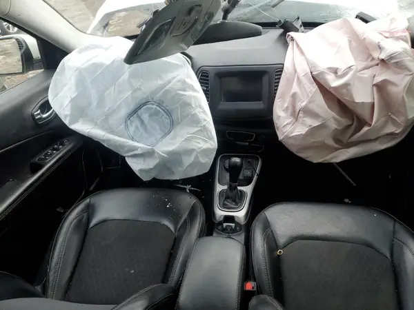 3C4NJDBB2KT600968 2019 JEEP COMPASS - Image 8