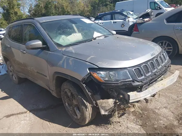 3C4NJDBB2KT645313 2019 JEEP COMPASS - Image 1