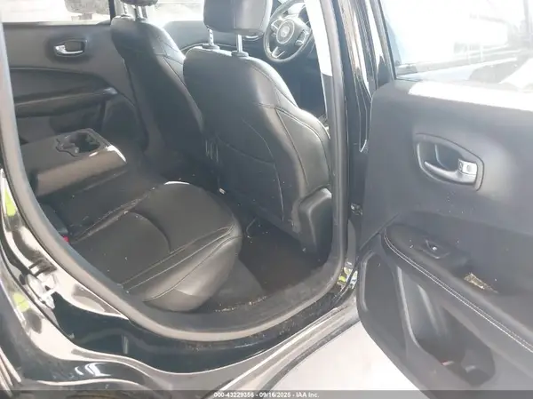 3C4NJDBB2KT650561 2019 JEEP COMPASS - Image 8
