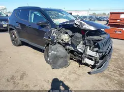 3C4NJDBB2KT661267 2019 JEEP COMPASS