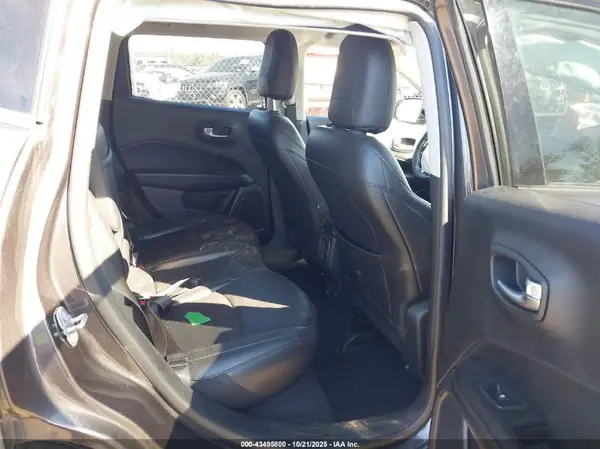 3C4NJDBB2KT661267 2019 JEEP COMPASS - Image 8