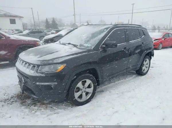 3C4NJDBB2KT670311 2019 JEEP COMPASS - Image 2