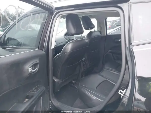 3C4NJDBB2KT682667 2019 JEEP COMPASS - Image 8