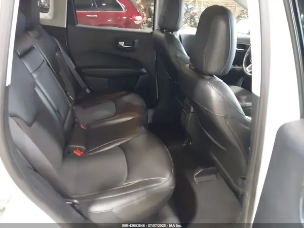 3C4NJDBB2KT690154 2019 JEEP COMPASS - Image 8