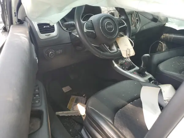 3C4NJDBB2KT696021 2019 JEEP COMPASS - Image 8