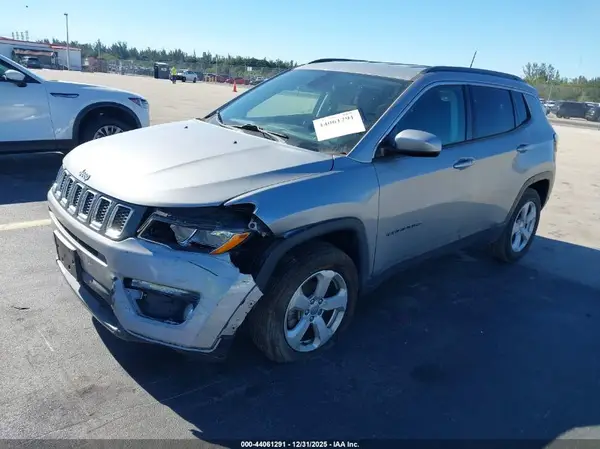 3C4NJDBB2KT696813 2019 JEEP COMPASS - Image 2