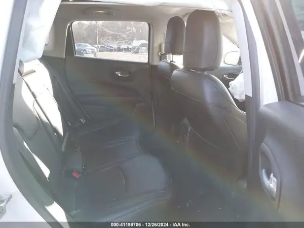 3C4NJDBB2KT761000 2019 JEEP COMPASS - Image 8