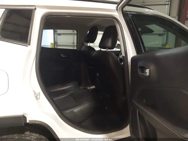 3C4NJDBB2KT767444 2019 JEEP COMPASS - Image 8