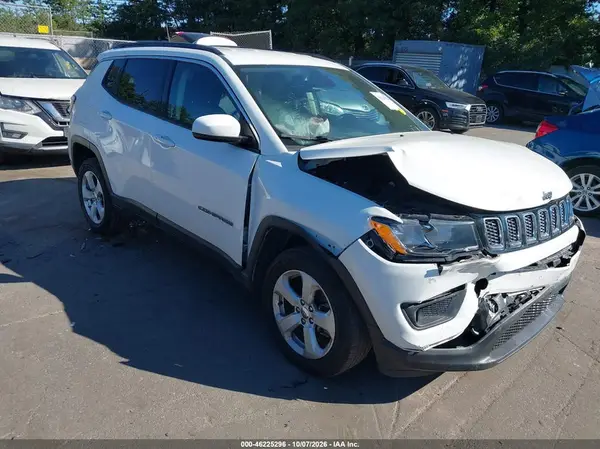 3C4NJDBB2KT813788 2019 JEEP COMPASS - Image 1