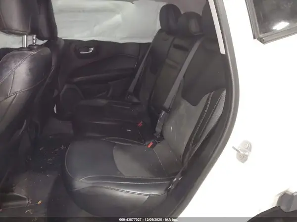 3C4NJDBB2KT827920 2019 JEEP COMPASS - Image 8