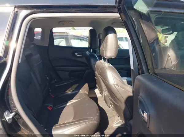 3C4NJDBB2KT847875 2019 JEEP COMPASS - Image 8