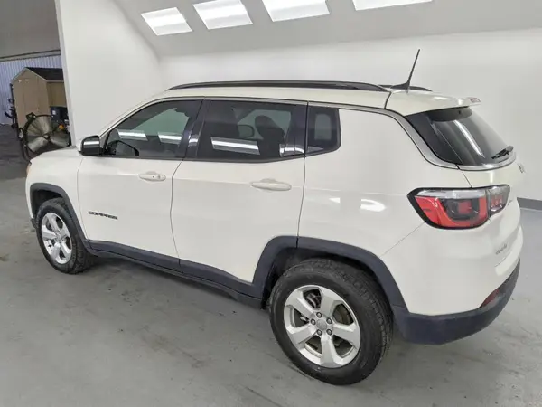 3C4NJDBB2KT850677 2019 JEEP COMPASS - Image 2
