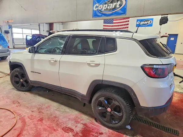 3C4NJDBB2LT164236 2020 JEEP COMPASS - Image 2