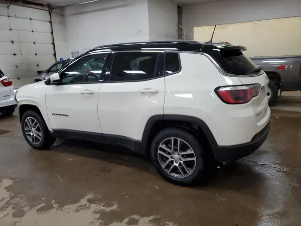 3C4NJDBB2LT228095 2020 JEEP COMPASS - Image 2
