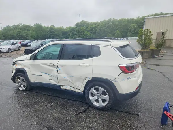 3C4NJDBB2MT507242 2021 JEEP COMPASS - Image 2