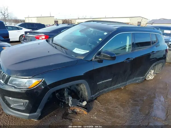 3C4NJDBB2MT514823 2021 JEEP COMPASS - Image 2