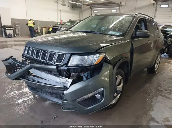 3C4NJDBB2MT568784 2021 JEEP COMPASS - Image 2