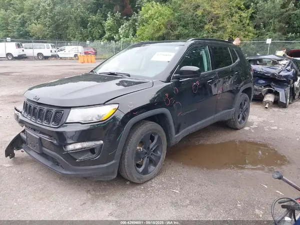 3C4NJDBB2MT573130 2021 JEEP COMPASS - Image 2